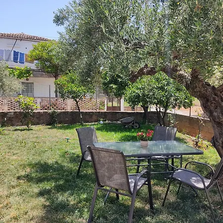 Loupino Couples Romance * Stoupa