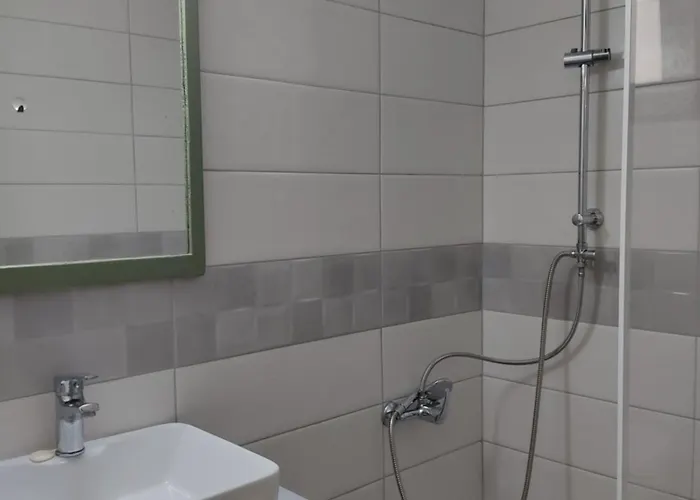 Loupino Couples Romance Stoupa