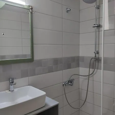 Loupino Couples Romance Στούπα