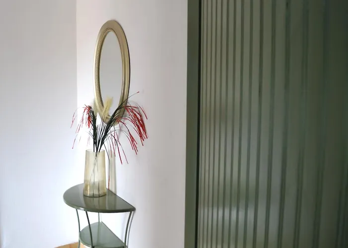 Loupino Couples Romance Stoúpa